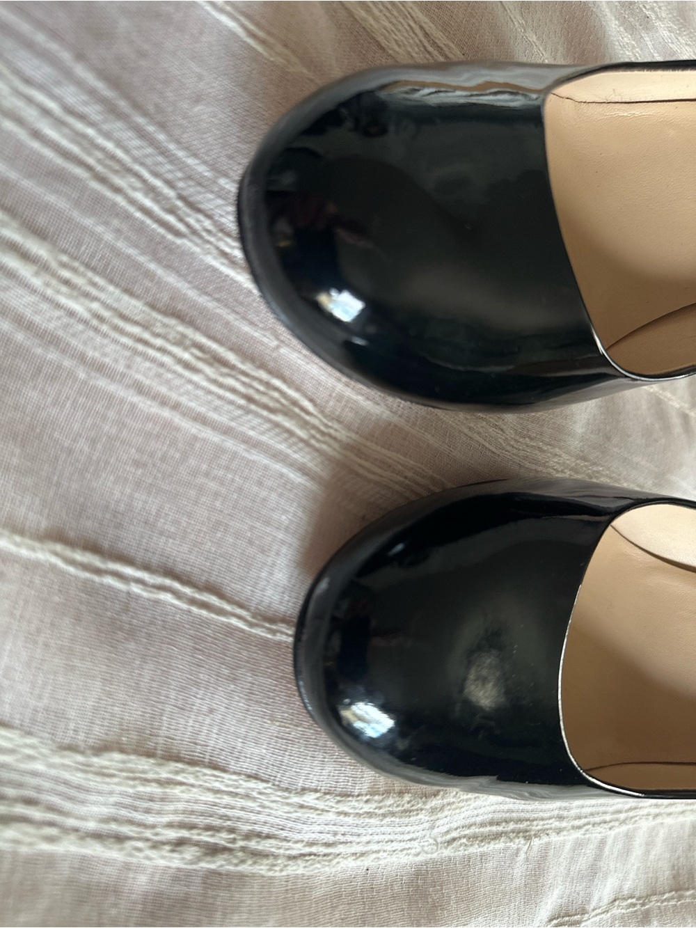 Ann Taylor Black Patent Leather Almond Toe Pumps | Size 9 EUC - Picture 5 of 8